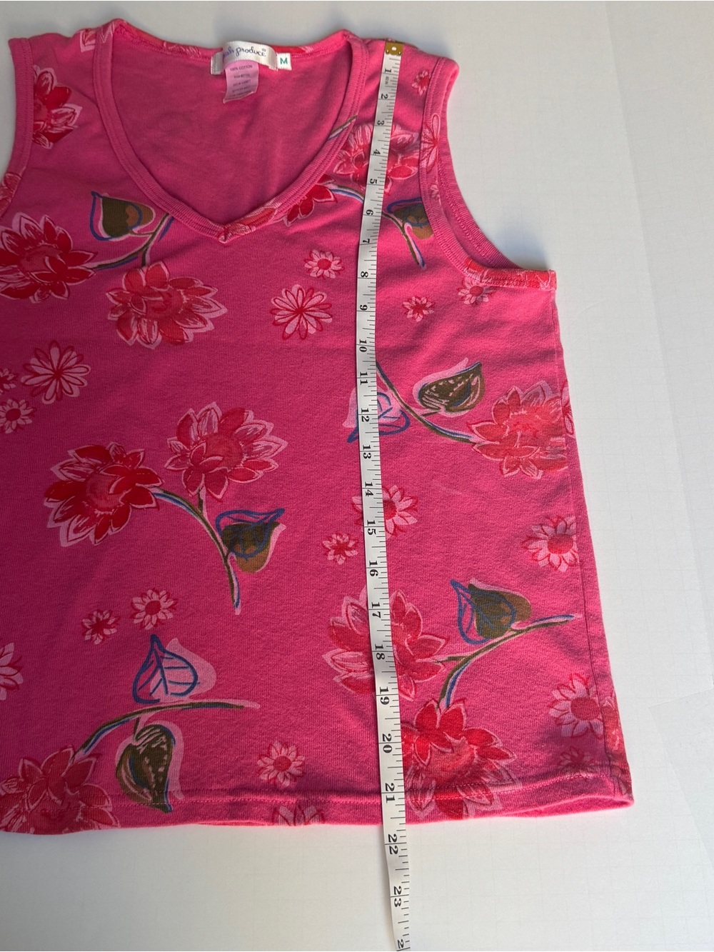 fresh produce Bright Pink Floral V-Neck Tank Size Med - Picture 9 of 10
